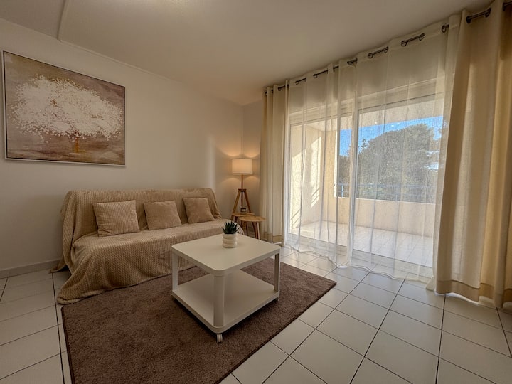 T2 Lumineux 4 Pers, Pisc,plag 2min, Park Priv,wifi - Fréjus