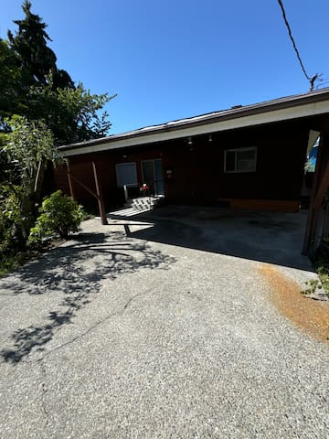 Entire home west Seattle gallery image 2