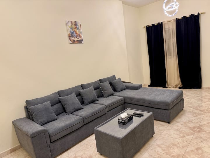 Spacious Luxury Big Room & Living With Sea View - Ajman