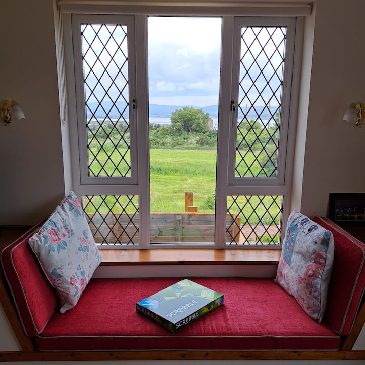 Charming House - Idyllic Views - Portnoo