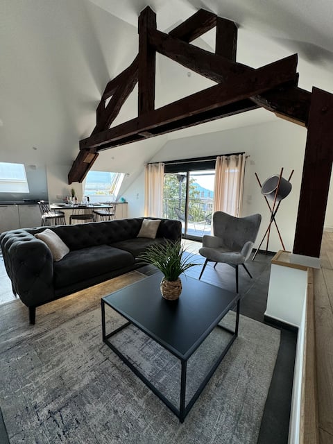 Beautiful Apartment - Lake View