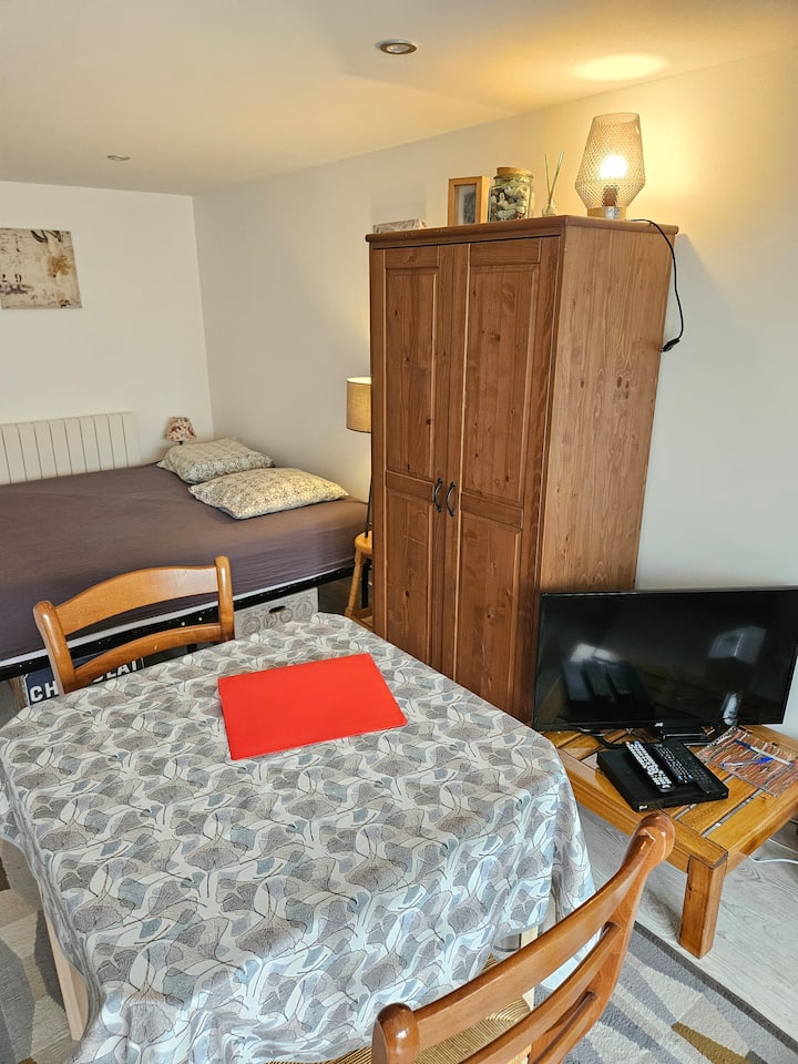 Ambienti i dhomës së gjumit