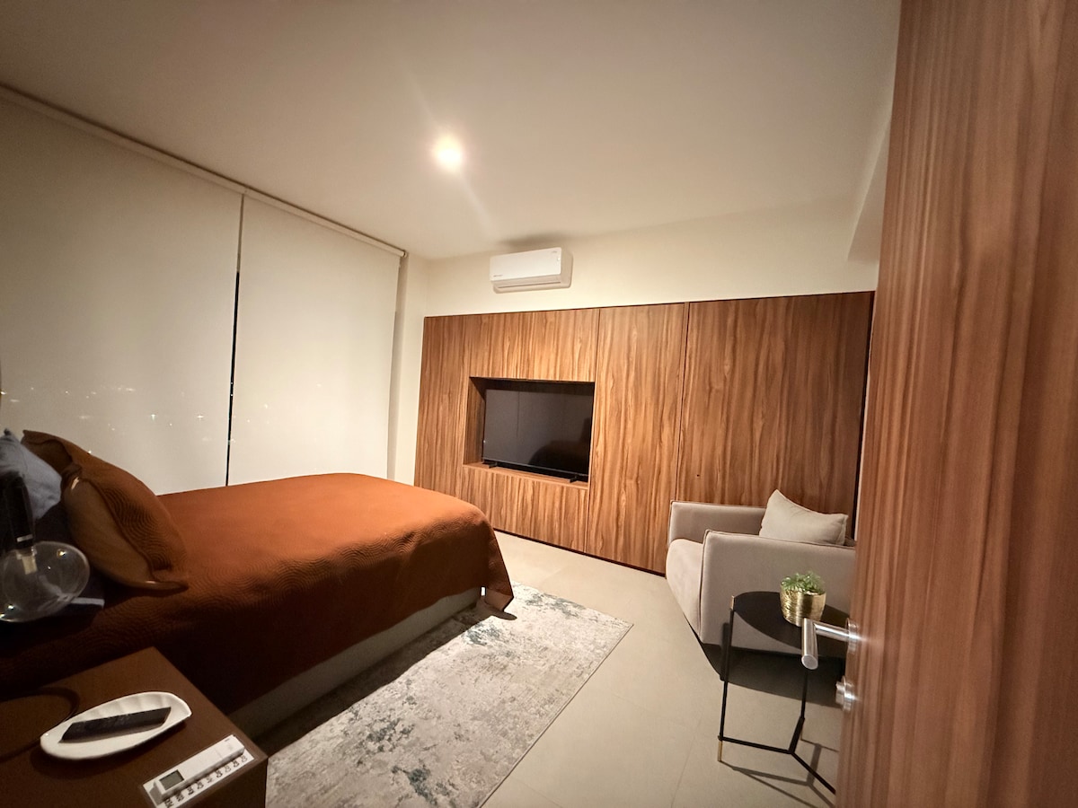 Първокласен комфорт с автоматични щори и климатик 