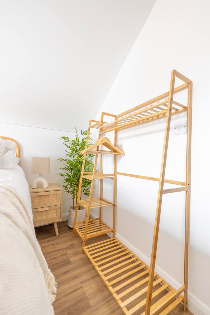 Ormar za odlaganje odjeće u spavaćoj sobi 