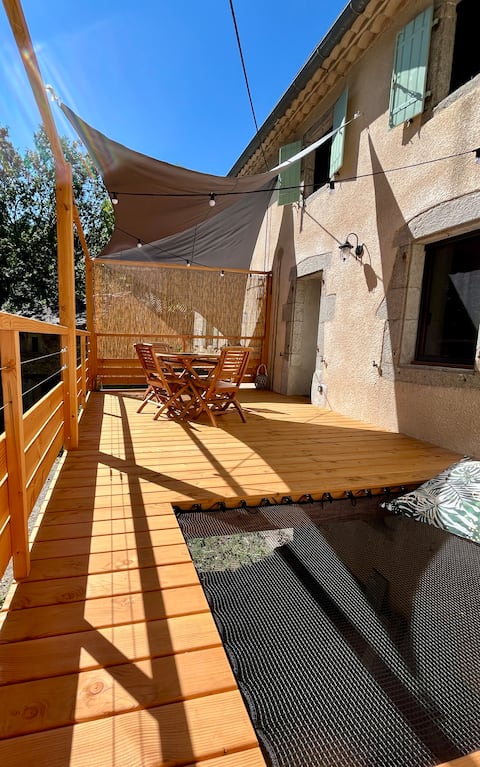 Forest Getaway – Terrace, Nature, and Hiking