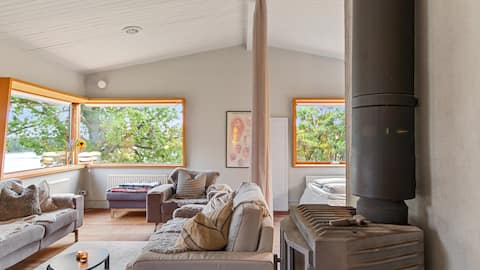 Archipelago house with sea view, sauna & jetty