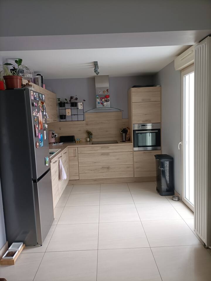 Chambre Cosy + Garage Sécurisé Pour Deux-roues - Toul