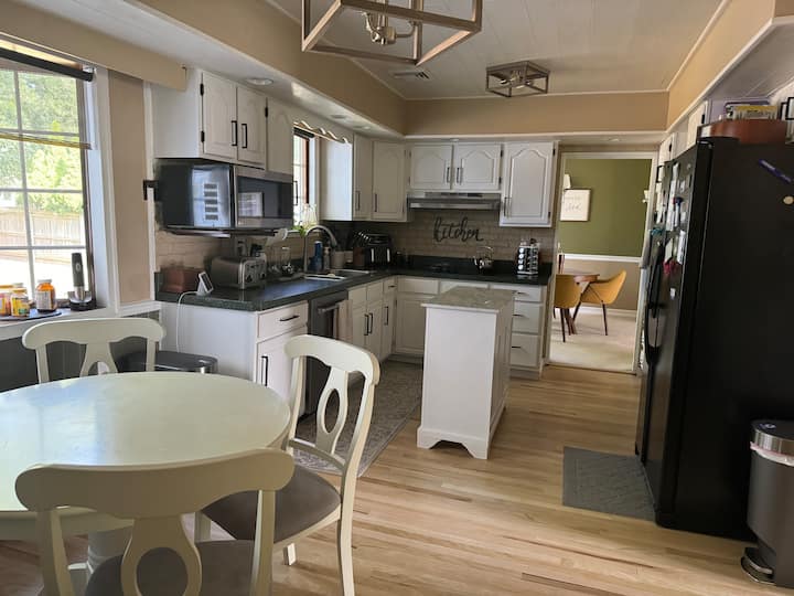 Roomy Private Bedroom In Peaceful Hatboro-horsham - Warrington, PA