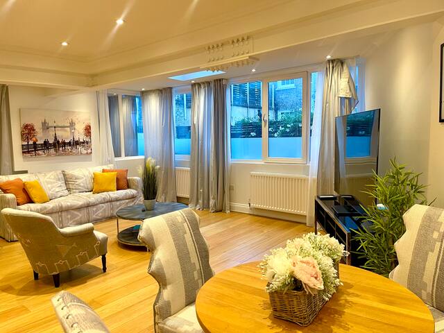 Modern 2 beds flat in Chelsea gallery image 2