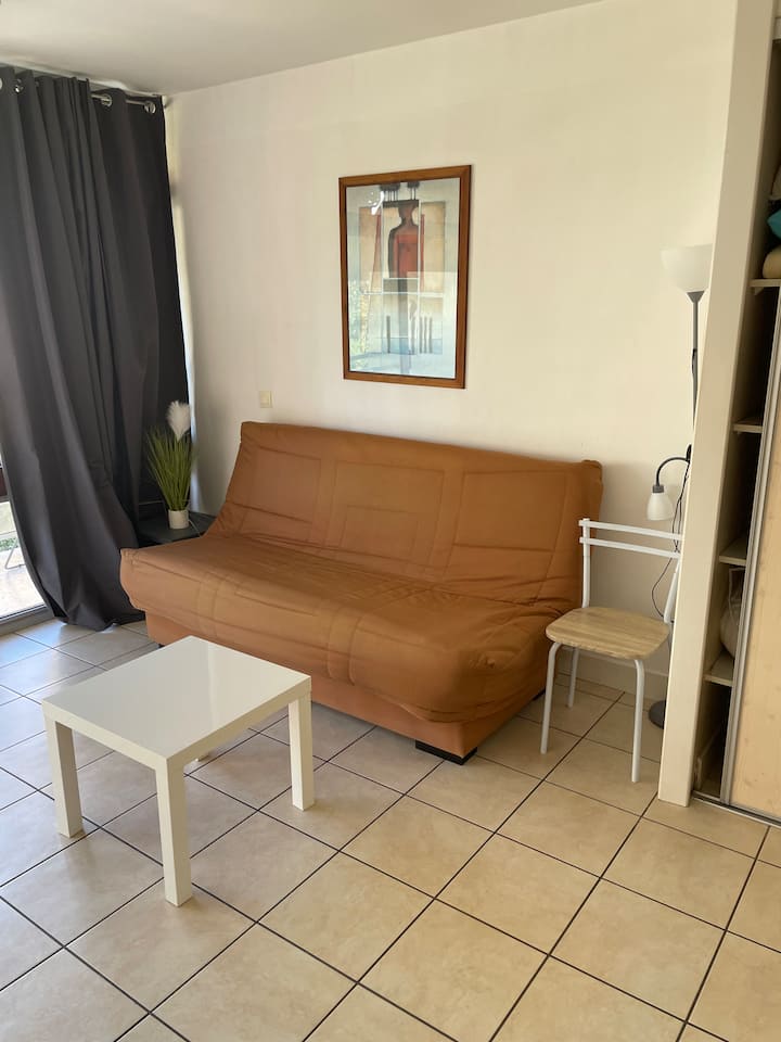 Beau Studio Meublé à 50 M  Plages - Saint-Laurent-du-Var