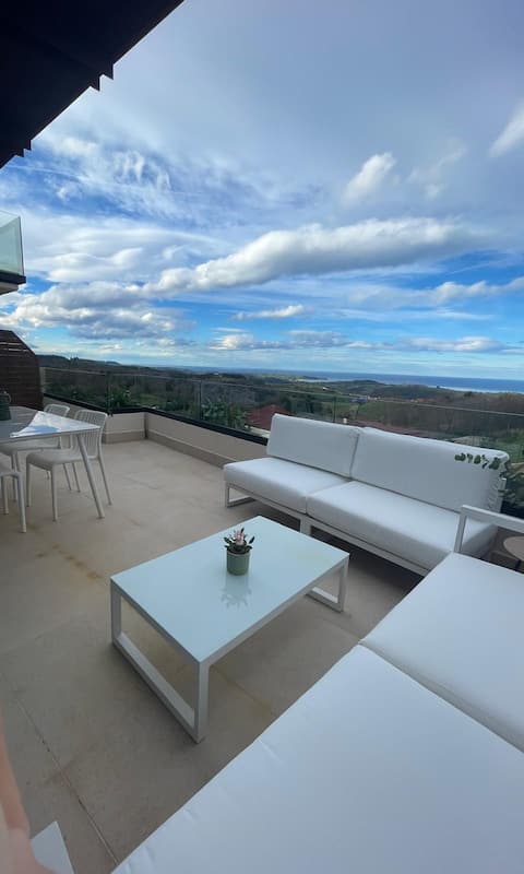 Oyambre Beach Viewpoint - Ocean View