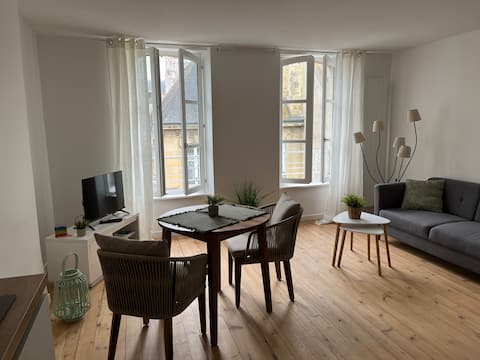 Annonce Airbnb populaire: Le P’tit Saint Martin in the historic heart of Bayeux à Bayeux