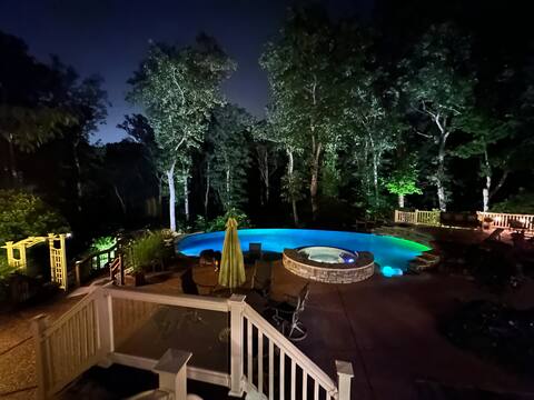 Luxury, Privacy, Infinity Pool & River Hike & Fish