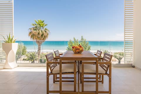 Piccolo Fiore Al Mare (Little Flower by the Sea) 1