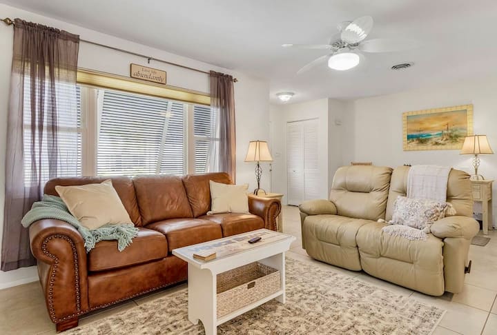 Close To Legacy Trail&park! Beach Gear/bikes/grill - Venice, FL