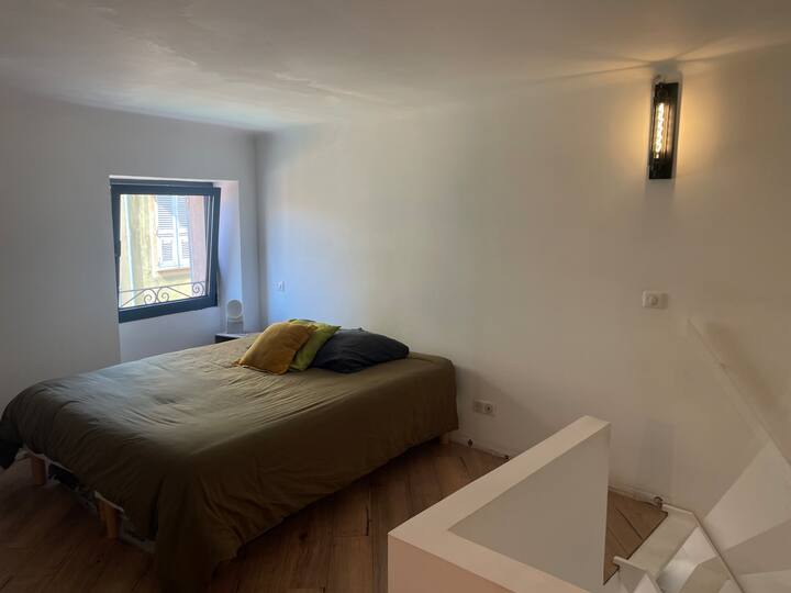 160 საწოლი.