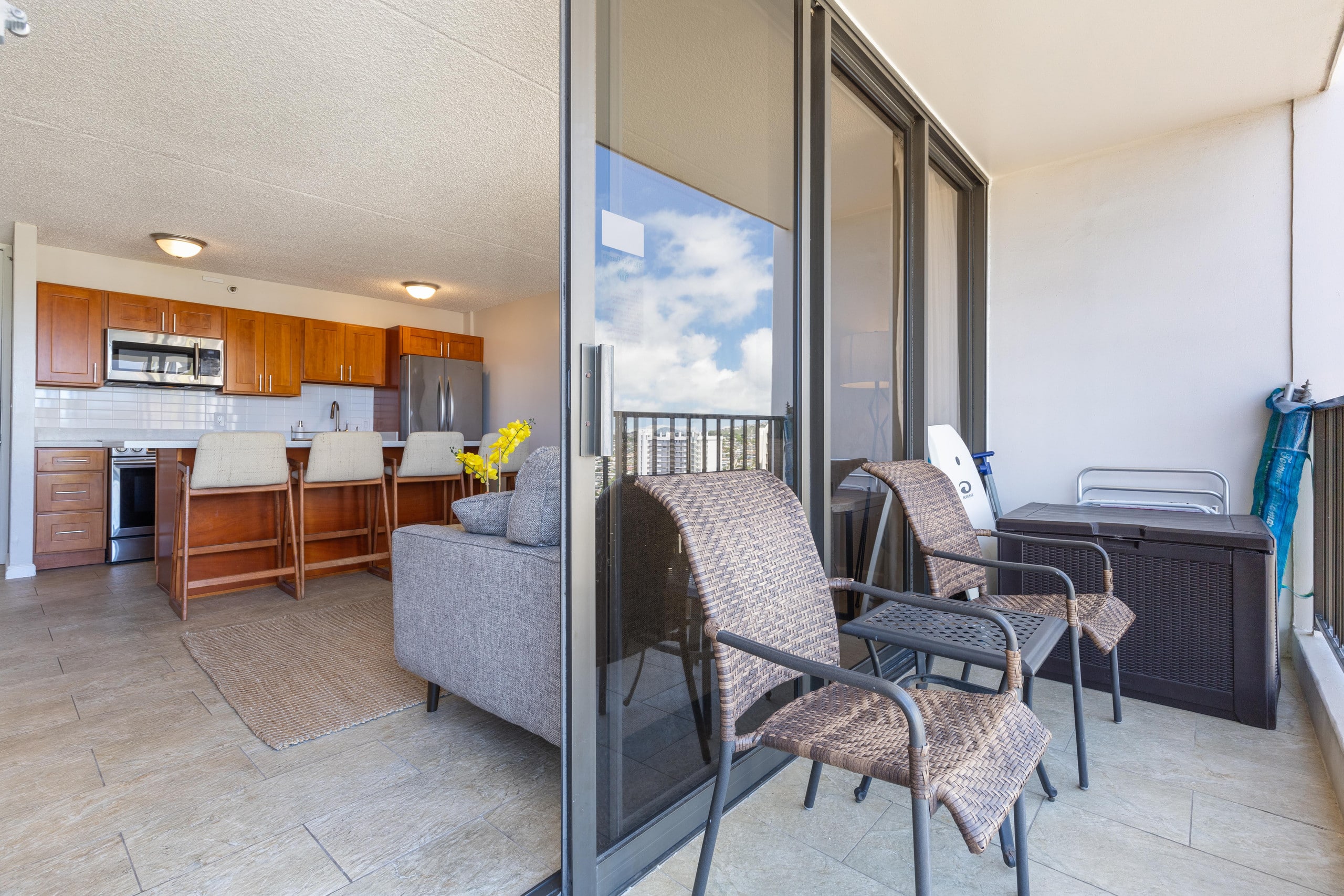 Condo in Honolulu · ★4.63 · 1 bedroom · 2 beds · 1 private bath - Image 15