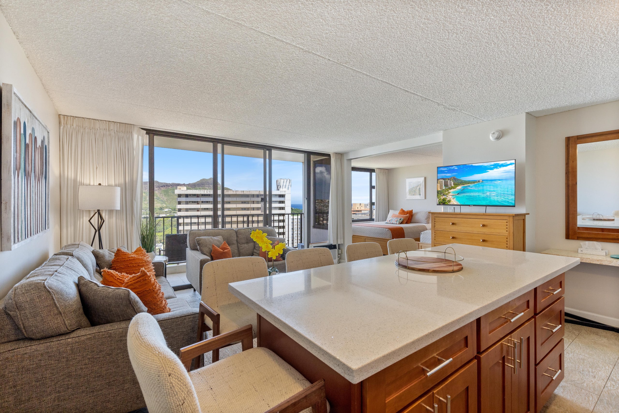 Condo in Honolulu · ★4.63 · 1 bedroom · 2 beds · 1 private bath - Image 8