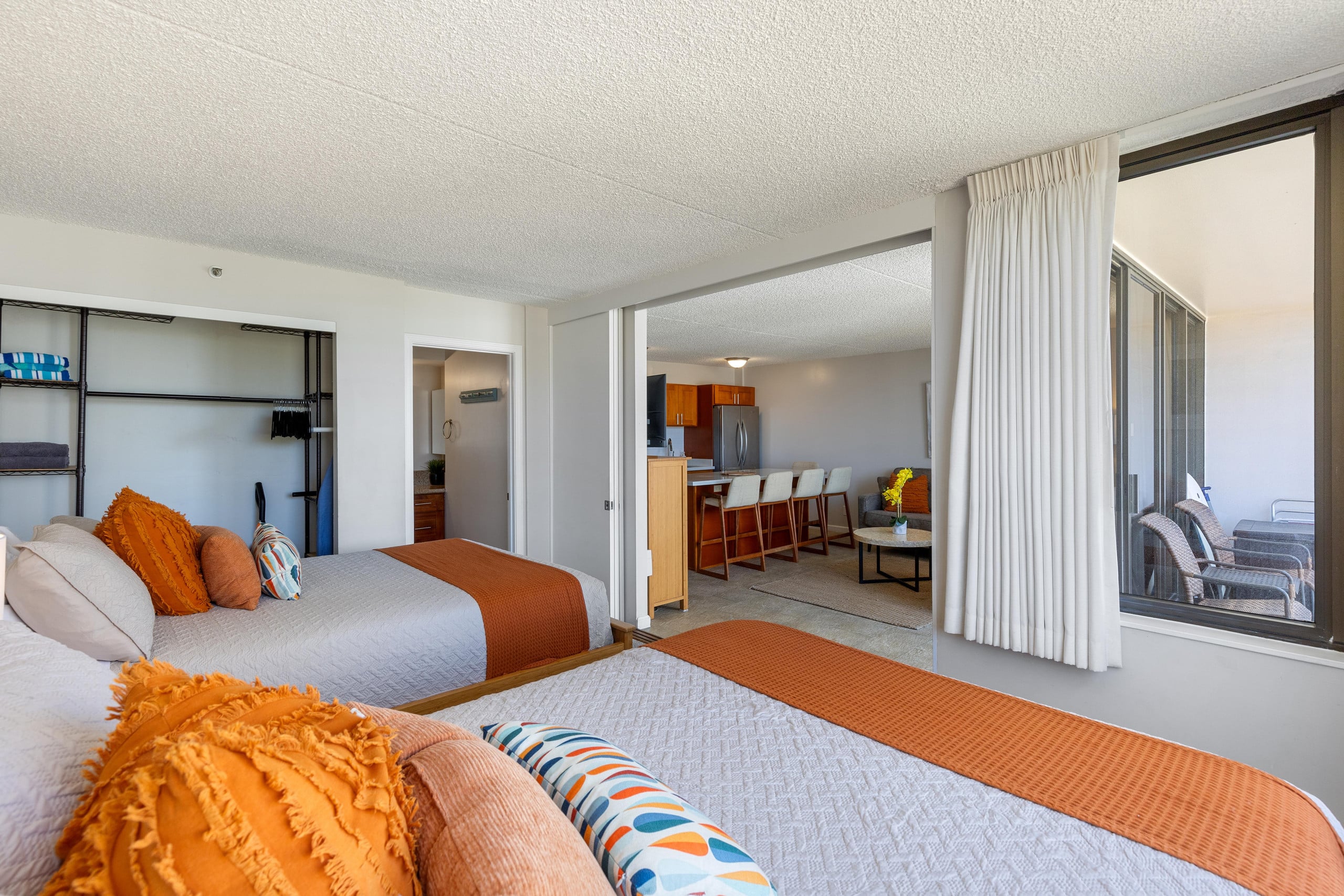 Condo in Honolulu · ★4.63 · 1 bedroom · 2 beds · 1 private bath - Image 11