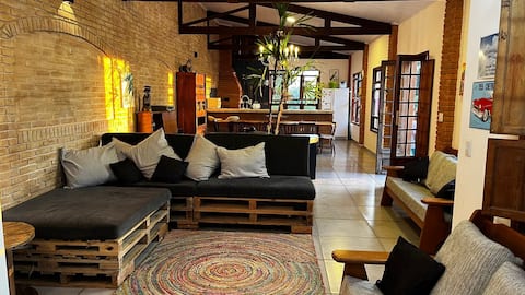 Top Airbnb: Incredible farm 80 km from SP for up to 30 people em Mairinque