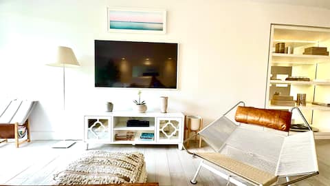 Popular Airbnb listing: Luxury and Relax Beach Condo in Key Biscayne