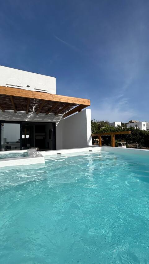 Private Pool & Hot Tub Suite
