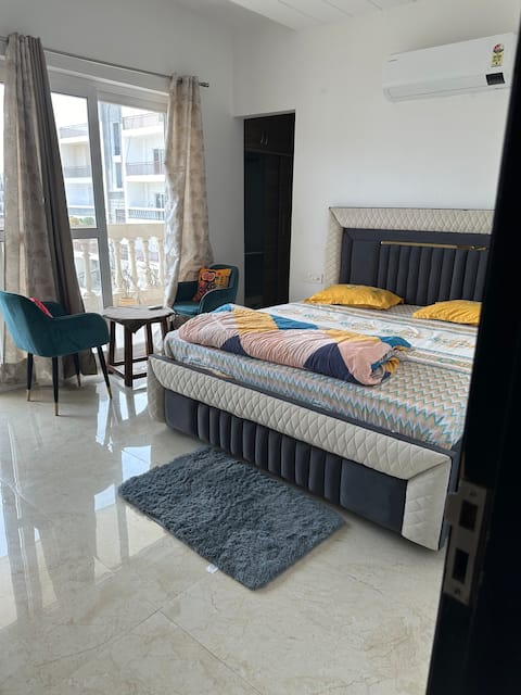 The Grey Fig-Cozy room near Chandigarh Airport Zrk