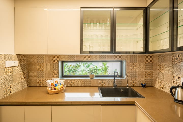 Full kitchen image 3