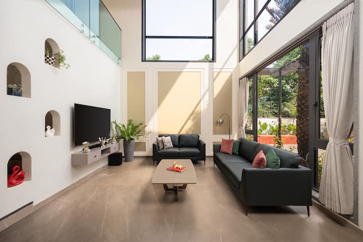 Living room image 2