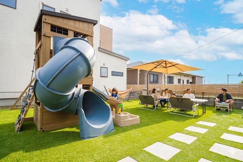 Full stock of baby supplies!/Play Ground & BBQ/Family fun with a large TV/Theater room/13 people all