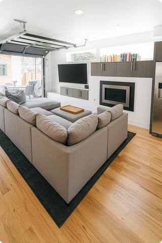 Highlands/Sloans Gem | Sleeps 9 | Family Friendly gallery image 2