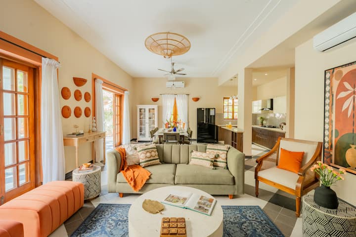 Living room image 5