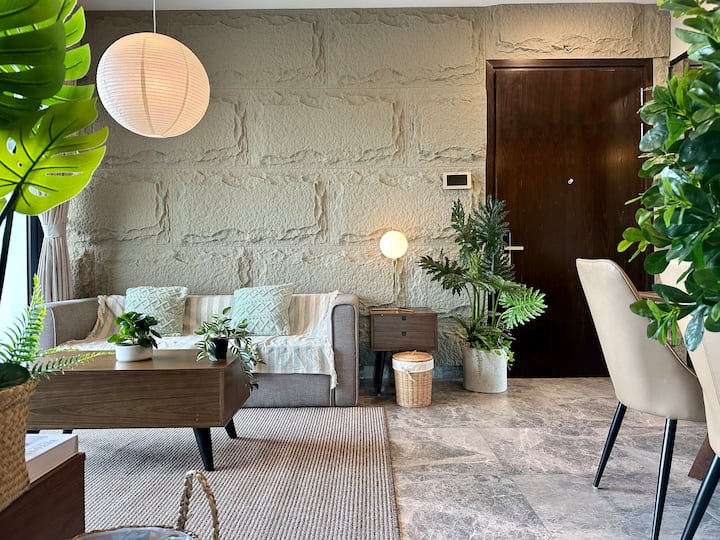 Luxurious/2br 2wc/infinity Pool On High/gym/center - Ho Chi Minh City