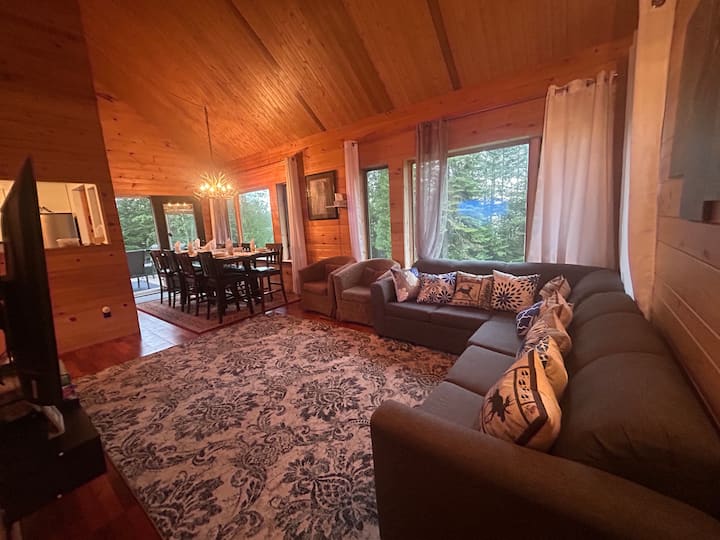 Lake Superior Waterfront Cottage • Hot Tub • Beach - Trout Lake