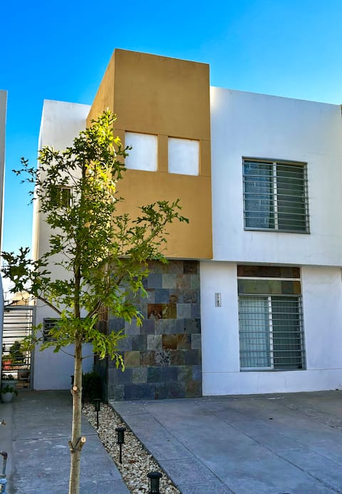 Casa Encino Private Safe & Clean