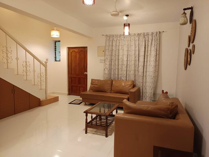 Living room image 7