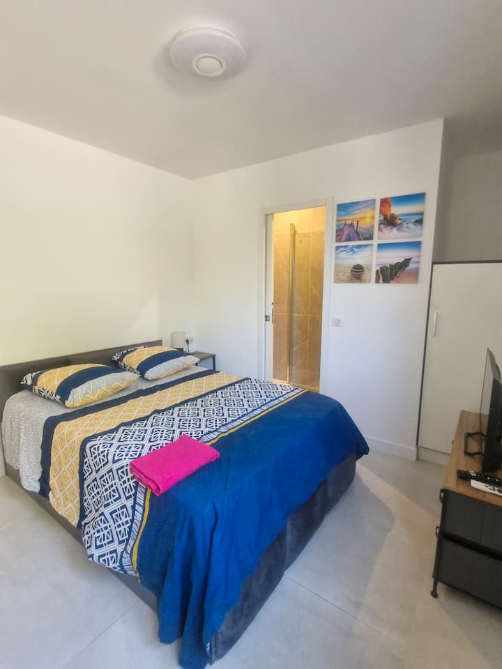 Chambre avec salle d’eau 