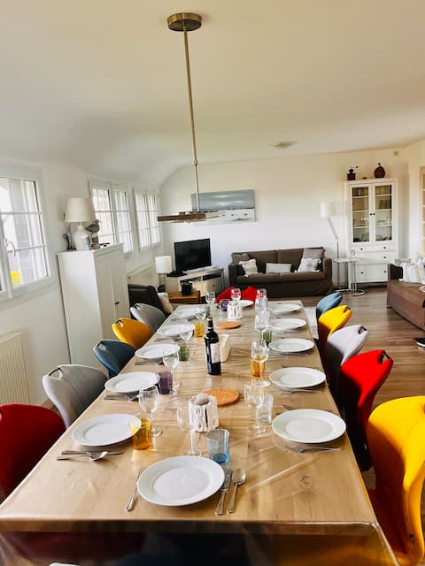 Family house 12 people - sea view 200 m from the beach