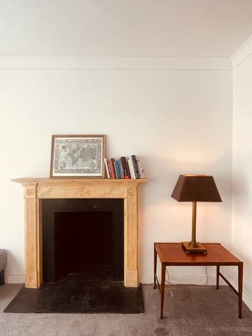 Hyde Park Townhouse sleeps 14 + Parking available gallery image 5