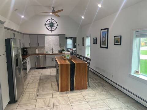 Winterport Village House, A/C, Grill, Gas Fire Pit
