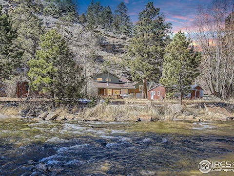 Cozy Riverside Cabin in Drake- 2 Mi. to Estes!