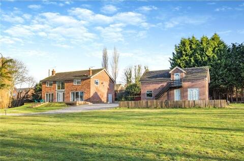 Huge Country House HOT TUB Included