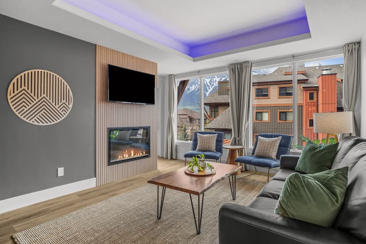 Exquisite Condo, Mountain Views - Canmore