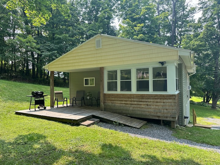 Cozy Three Bedroom Home In Charming Williamstown - Clarksburg State Park, Clarksburg