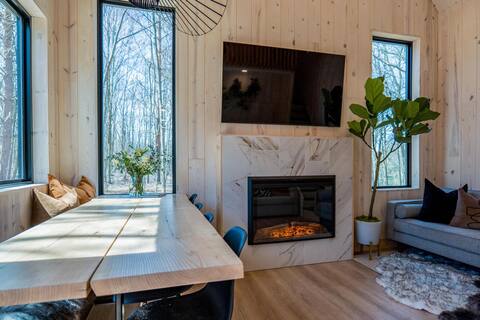 Private Scandinavian Cabins/Hot Tub/EV Charger/Lux
