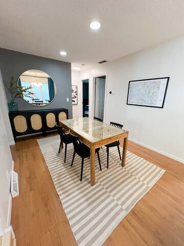 Modern Lake Front/Sauna /Dog Friendly/ Fenced area gallery image 4