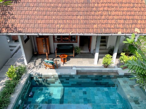 Serene Private 3BR Villa • Pool • Near City