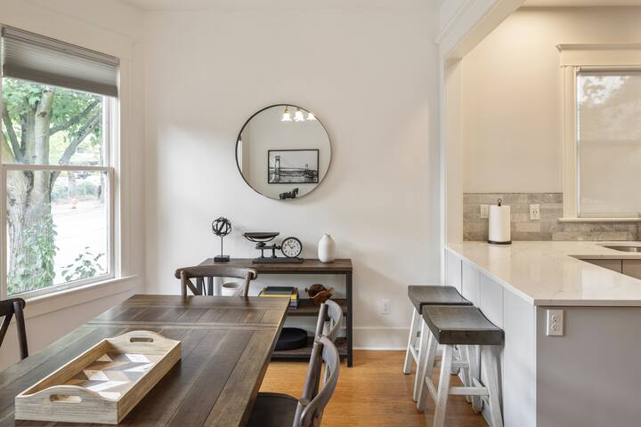 Elegant Nob Hill Victorian gallery image 5