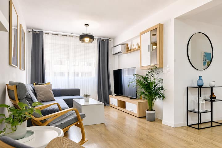 Spacious, Sunny Flat By City Of Arts And Sciences - Aeropuerto de Valencia (VLC)