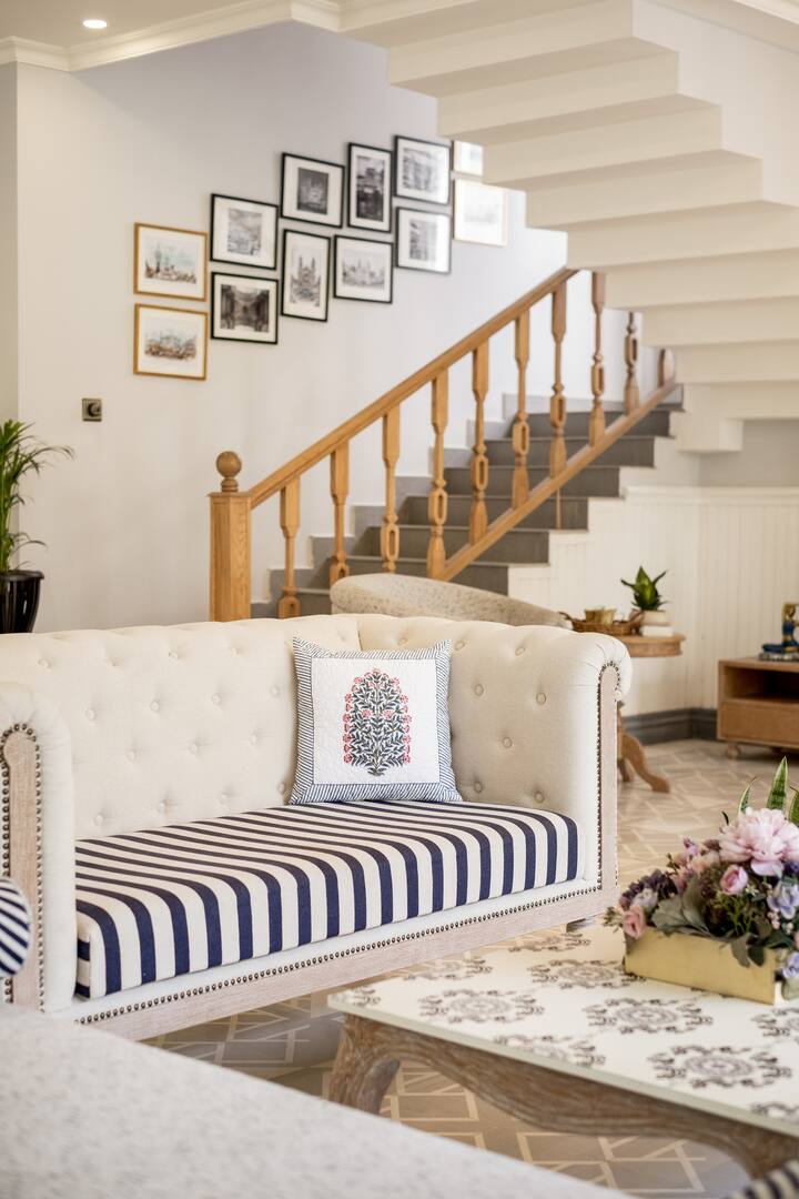 Living room image 4